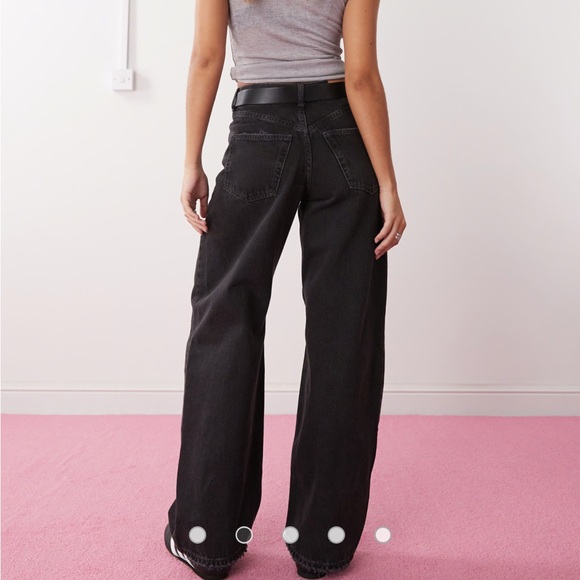 Women’s Weekday Oblique v shaped low waist barrel leg jeans - Picture 7 of 7